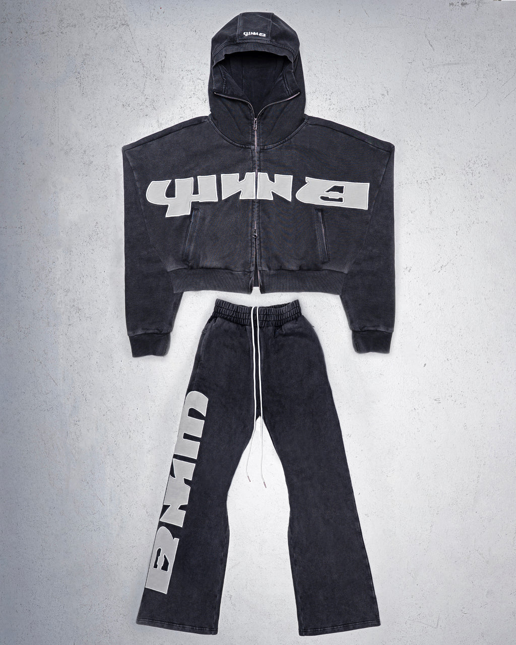 STONE: COMPLETE SWEATSUIT