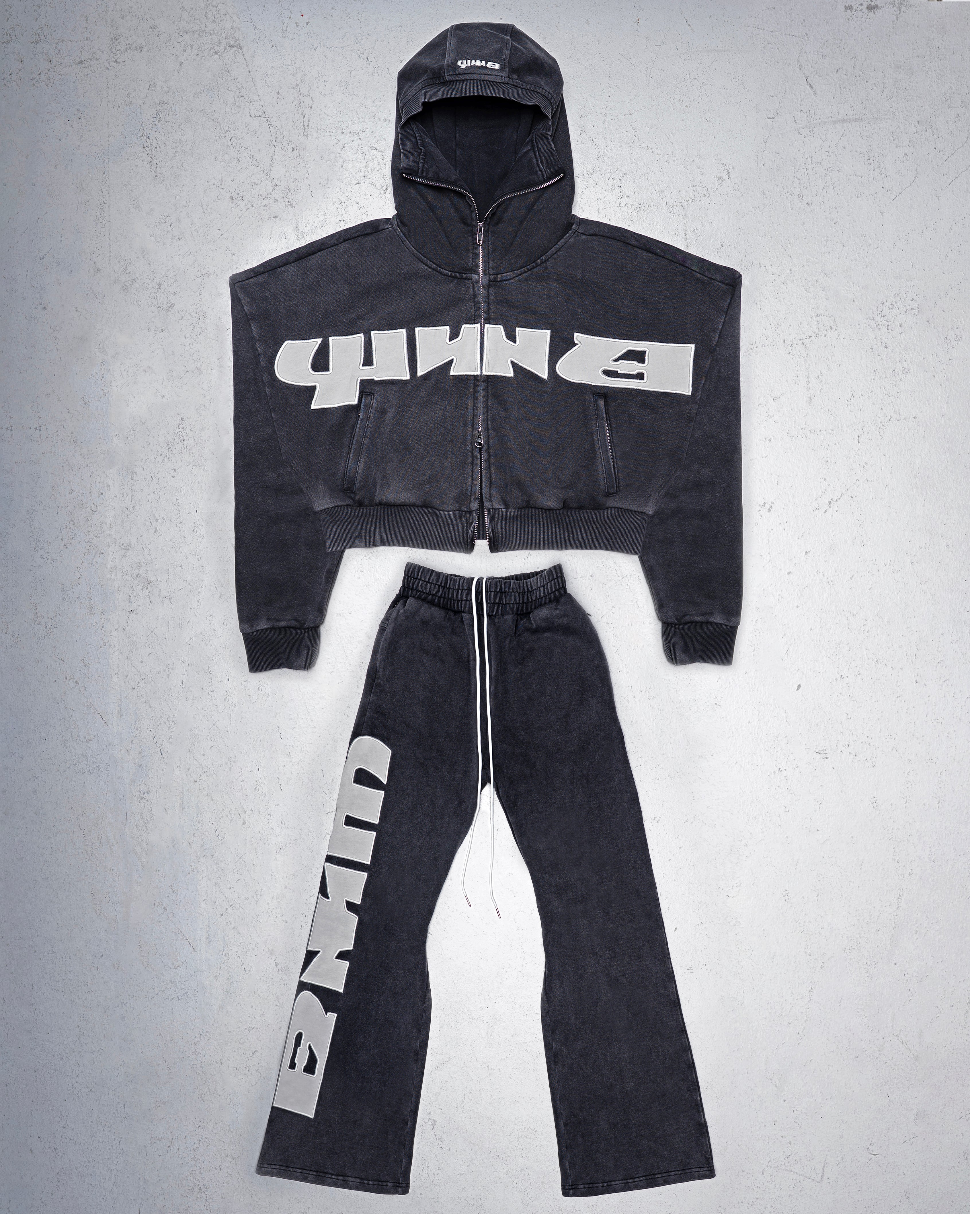 STONE: COMPLETE SWEATSUIT