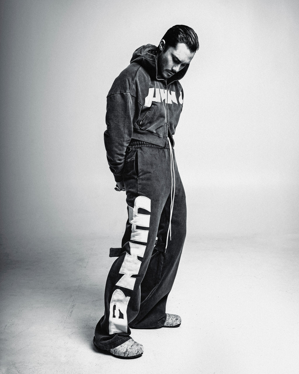 STONE: SWEATPANTS [ADJUSTABLE KNEE]