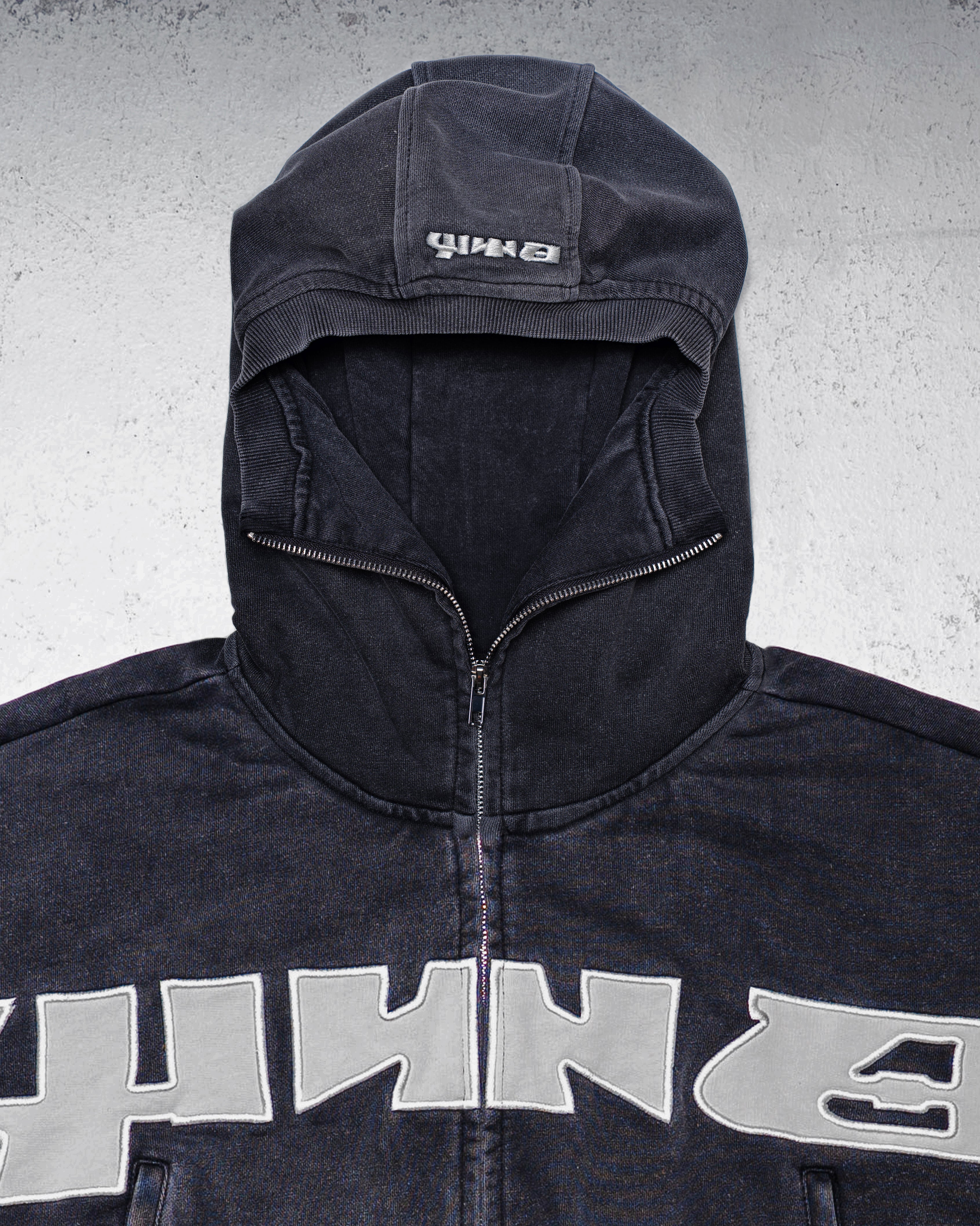 STONE: COMPLETE SWEATSUIT